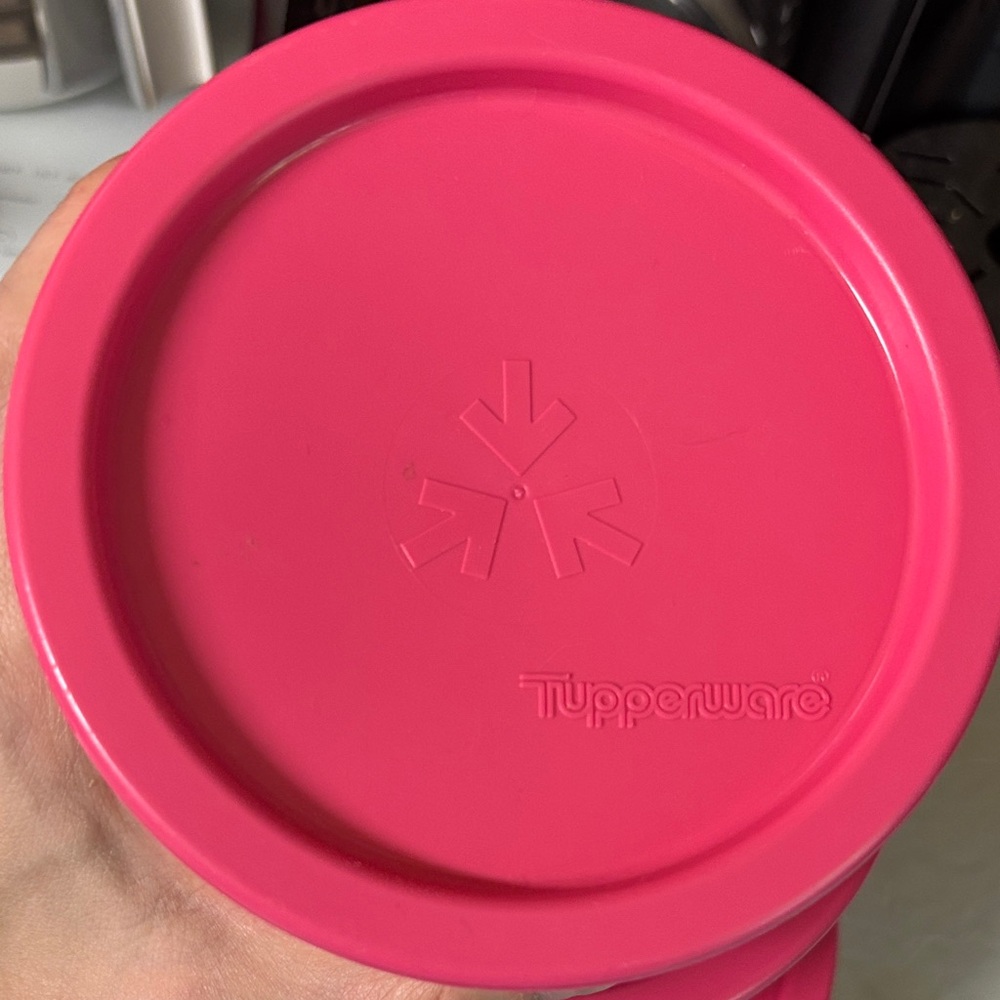 Hello Kitty Nested Tupperware Containers - Picture 2 of 13